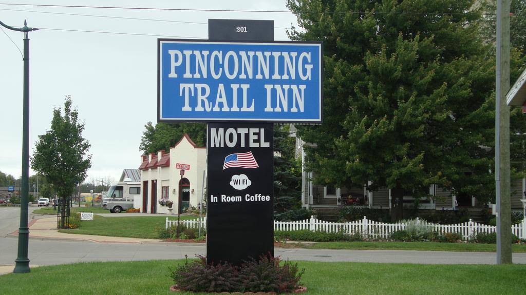 Pinconning Trail Inn Motel Exterior foto